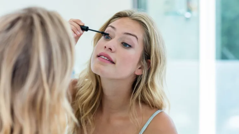 Smeđa maskara: Nježna alternativa crnoj koja nagla&scaron;ava prirodnu ljepotu