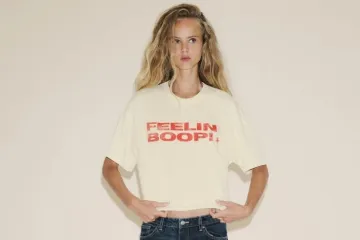 Majice s natpisima su opet IN: Nose ih Zendaya, Selena i sve cool cure