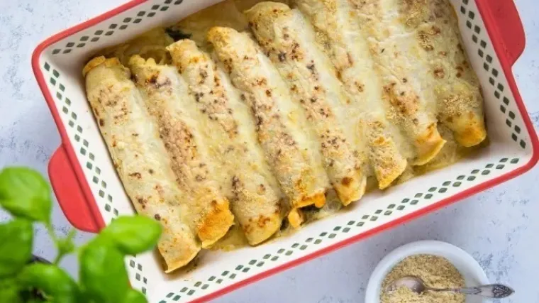 Recept za ukusne zapečene palačinke sa sirom i &scaron;pinatom