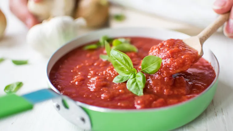 Domaća &scaron;al&scaron;a: Recept za savr&scaron;eni umak od rajčice koji ide uz sve