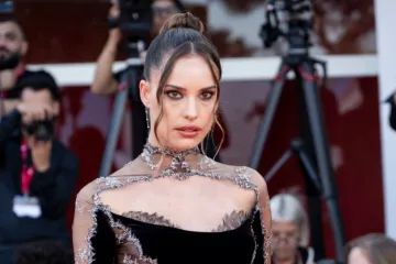 Prorezi, čipka i saten: Izazovna i elegantna izdanja na crvenom tepihu