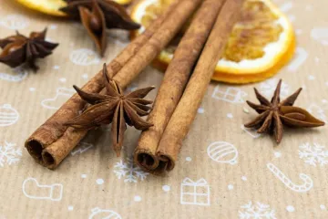 Neka vaš dom zamiriše na jesen: Vodič za izradu prirodnih osvježivača zraka