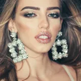 Sjaj i glamur: Tvoj vodič za zlatni i srebrni make-up ove sezone