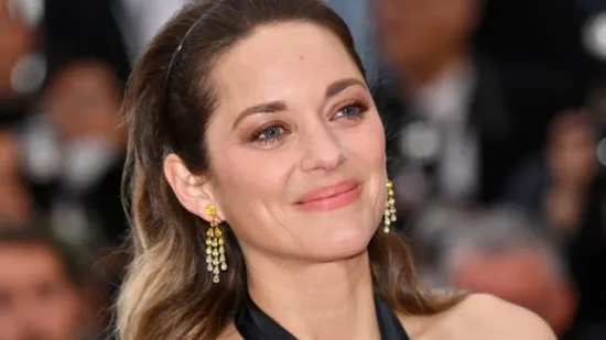 Zaboravite na peglu! Evo koja je tajna blistave kose Francuskinja