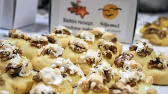 Bakini kolači iz Nijemaca: Dobili smo recepte za srijemske vanilin kifle, cvjetiće i medenjake