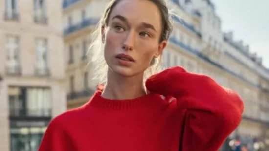 Energija u zimskim outfitima: 13 moćnih crvenih komada koje želimo