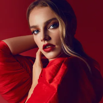 13 fantastičnih crvenih haljina za božićne partyje i doček Nove godine