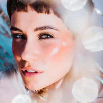 Vrijeme je za glamur: Ideje za novogodi&scaron;nji make-up s dozom sjaja i elegancije