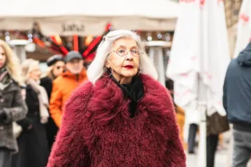 Bunda koja govori vi&scaron;e od riječi: Evo za&scaron;to ovaj outfit sa &scaron;pice zaslužuje naslovnicu