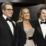 Zlatna večer Sarah Jessice Parker: Golden Eve u znaku obitelji i eterične srebrne haljine