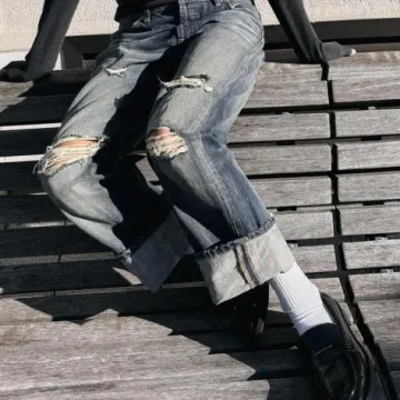 Od ravnih krojeva do barrel-leg modela: Traperice koje vrijedi uloviti na sniženju