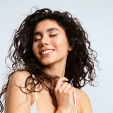 Zimski SOS za kosu: Najbolji trikovi za oporavak suhe i lomljive kose