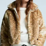 Bunde sa životinjskim printom podižu svaki outfit - ove modele vrijedi uloviti na sniženju