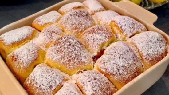 Recept za domaće pahuljaste buhtle koje vraćaju u djetinjstvo