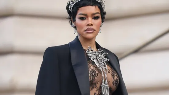 Tjedan visoke mode u Parizu: Teyana Taylor i Carla Bruni odjenule čipku