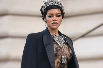 Tjedan visoke mode u Parizu: Teyana Taylor i Carla Bruni odjenule čipku