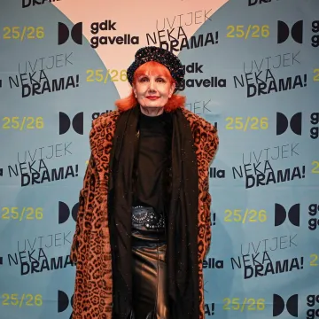 Poznati na premijeri predstave 'Samci': Josipa Lisac u genijalnoj bundi, a Marijana Batinić trendi kao i uvijek