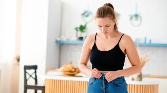 Jutros nisi mogla zakopčati gumb na hlačama? Evo kako odjećom prekriti koji kilogram vi&scaron;e