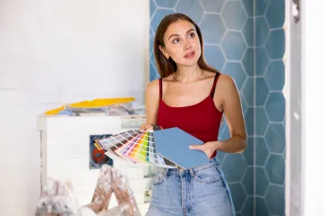 Nova kupaonica bez velikog tro&scaron;ka: Sve &scaron;to treba&scaron; znati o bojenju starih pločica