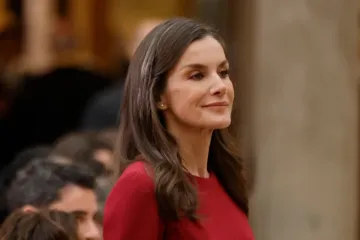 Kraljica Letizia bira udobnu obuću i savr&scaron;ene dnevne outfite koje želimo kopirati