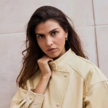 Jakne za prijelazno razdoblje: Koža i bru&scaron;ena koža kao proljetni must-have