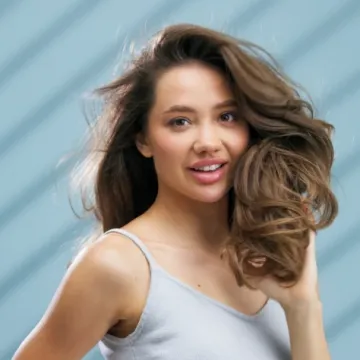 Tajna bujne kose: Trikovi stručnjaka za tanku kosu bez volumena