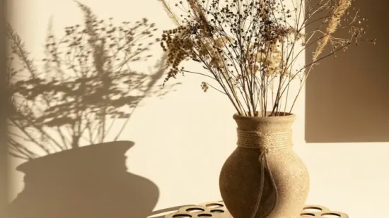 Mali dekor, veliki efekt: Najljep&scaron;e vaze za proljetno uređenje doma