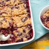 'Dump cake' s voćem: Istresite sastojke i uživajte u prefinom desertu