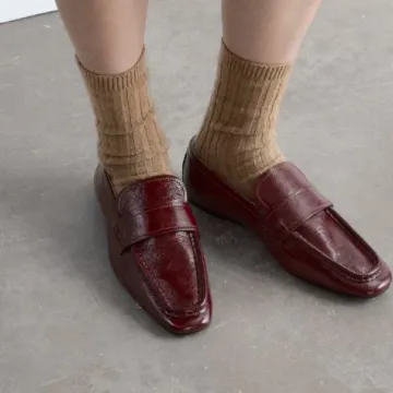 Loaferice su opet hit: Bezvremenski model koji dominira proljetnom garderobom