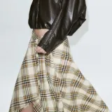 Karirani uzorak se vratio: Ove suknje nosimo i u proljeće