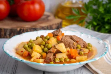 Varivo od gra&scaron;ka s noklicama: Recept za klasik koji vraća u djetinjstvo