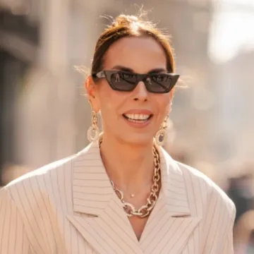 Nježna elegancija: Kako je Olja Vori izabrala idealno proljetno odijelo