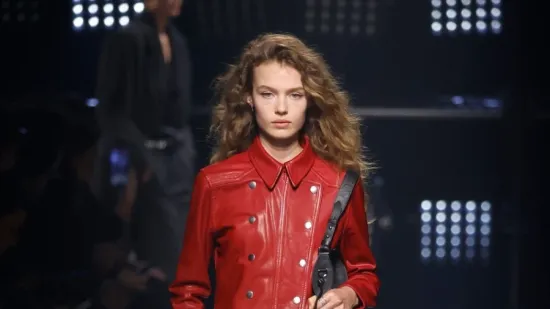 Kolekcija Isabel Marant za jesen donosi spoj 80-ih i opu&scaron;tene elegancije