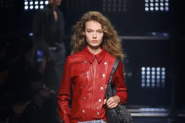 Kolekcija Isabel Marant za jesen donosi spoj 80-ih i opu&scaron;tene elegancije