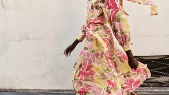 Od kave u gradu do posebnih prilika: Najljep&scaron;e midi haljine koje nosimo ove sezone