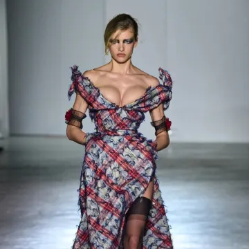 Vivienne Westwood u Parizu: Oda neustra&scaron;ivosti, humoru i vječnoj pobuni