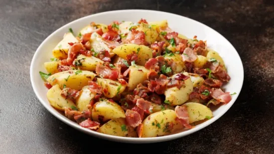 7 recepata za savr&scaron;enu krumpir salatu: Od laganog do zasitnog obroka