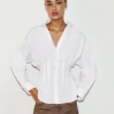 Povratak ženstvene siluete: Strukirane bluze i ko&scaron;ulje su opet in