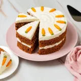 Uskrsna torta od mrkve s krem sirom: Sočni engleski klasik koji uvijek uspijeva