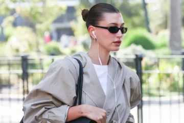 Sunčane naočale iz 90-ih ponovno su hit: Evo kako ih nositi danas