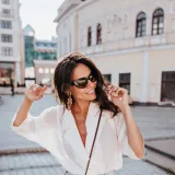 Od ureda do kave u gradu: Bijele bluze i ko&scaron;ulje za svaku priliku