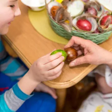 Uskrs diljem Hrvatske: Tucanje pisanica, pucanje i vuzmenice - svi slave Isusovo uskrsnuće