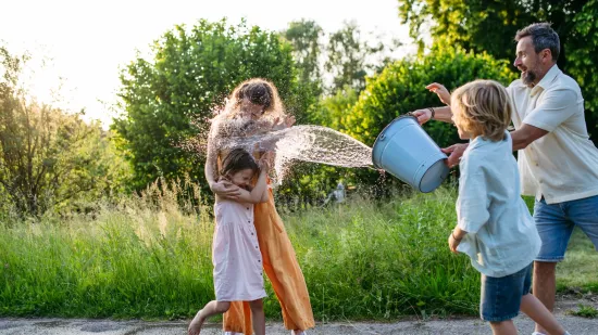 Kako se slavi Uskrs diljem Europe? Potraga za pisanicama, polijevanje vodom i igranje binga