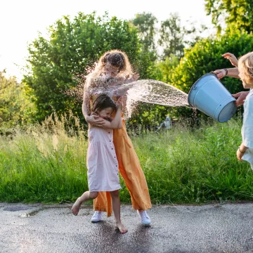 Kako se slavi Uskrs diljem Europe? Potraga za pisanicama, polijevanje vodom i igranje binga