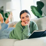 Jednostavni feng shui trikovi za dnevni boravak pun dobre energije