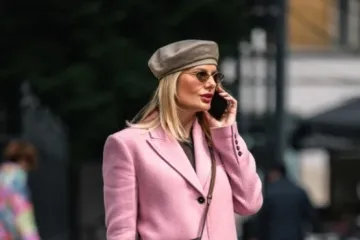 Ljepotica u roza kaputu: Ova kombinacija dokaz je da klasika nikad ne izlazi iz mode