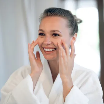 &Scaron;to je niacinamid i za&scaron;to ga svi žele u svojoj skincare rutini? Ovo su najbolji serumi