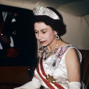 Vjenčanicu je platila kuponima i uzgojila posebnu pasminu psa: 10 nepoznatih stvari o Elizabeti II.