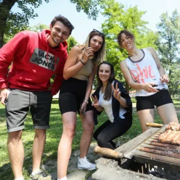 Gdje provesti Prvi maj? Donosimo ideje za izlete u prirodi i druženja uz ro&scaron;tilj