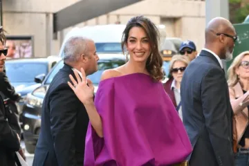 Clooney osvojio nagradu, a Amal ukrala show: U haljini boje fuksije istaknula noge
